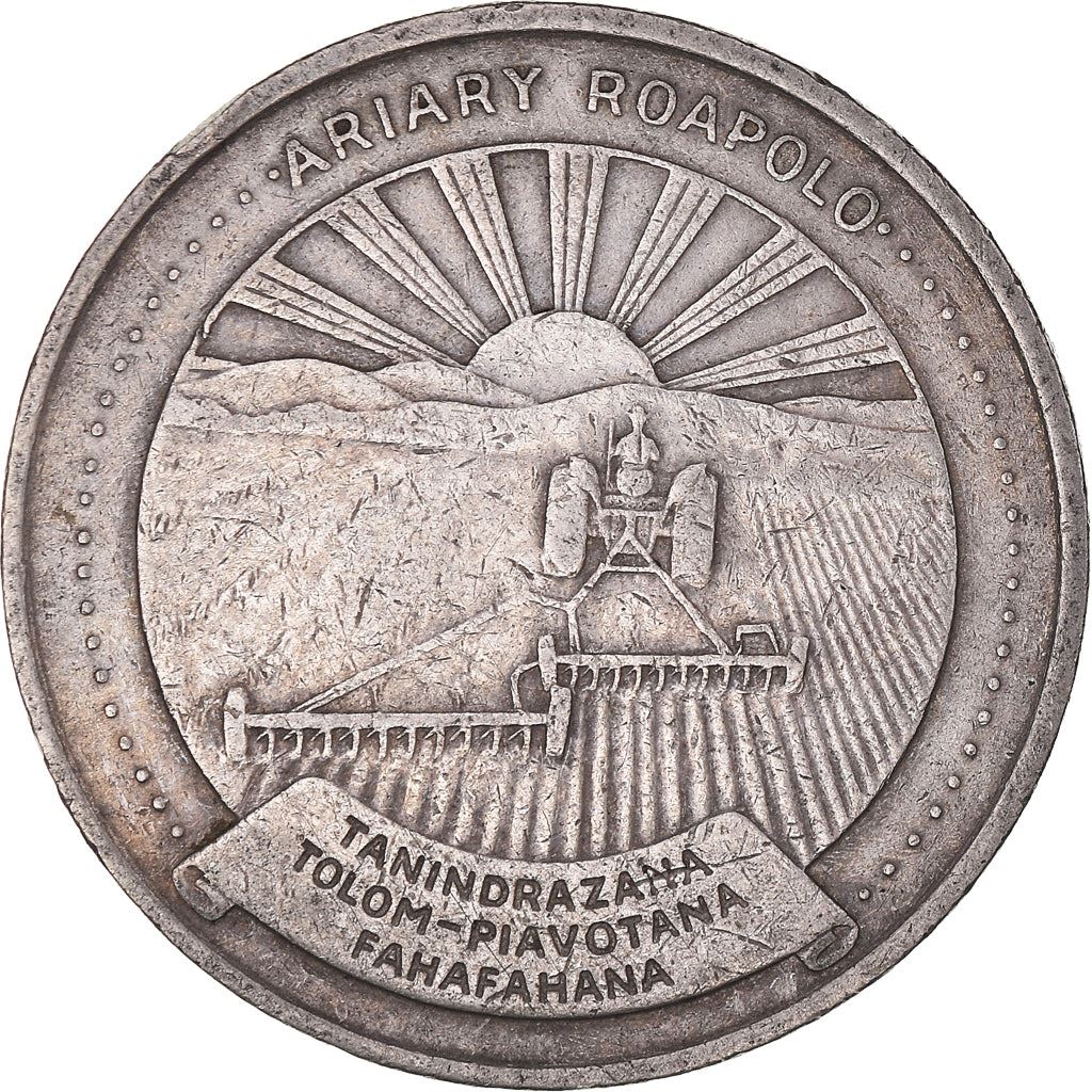 Madagascar | 20 Ariary Coin | Star | Farmer | Tractor | Km:14B | 1983