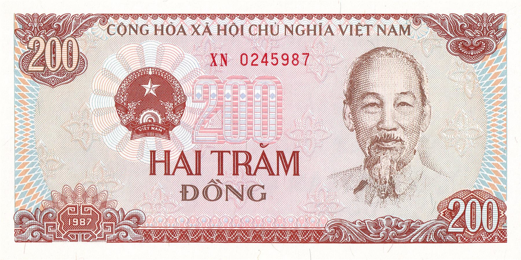 Vietnam | 200 Dong Banknote | 1987 | Ho Chi Minh | Tractor | Field | Farmers