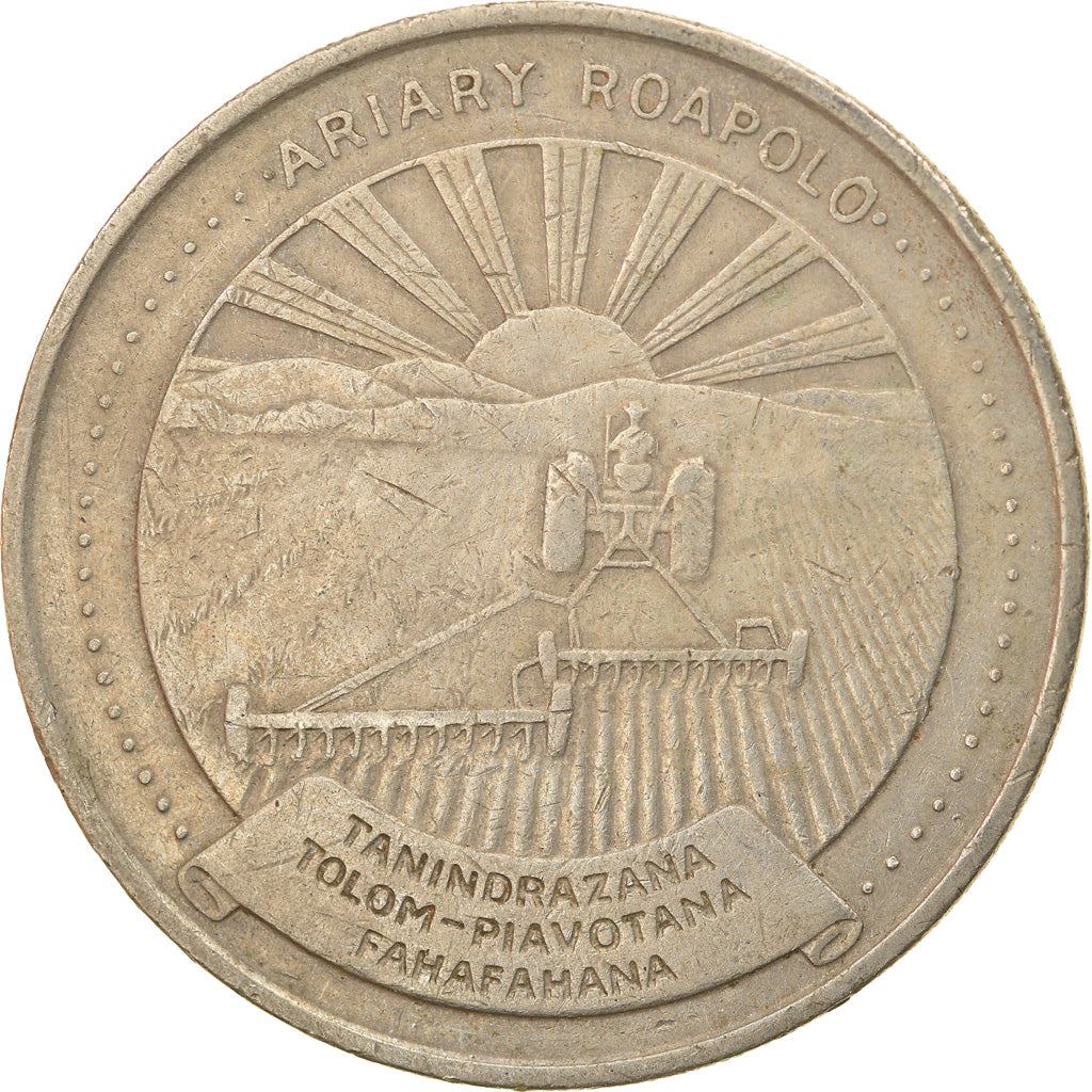 Madagascar | 20 Ariary Coin | Star | Farmer | Tractor | Km:14B | 1983