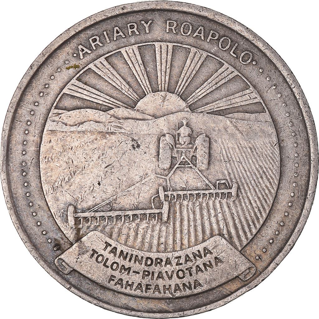 Madagascar | 20 Ariary Coin | Star | Farmer | Tractor | Km:14B | 1983