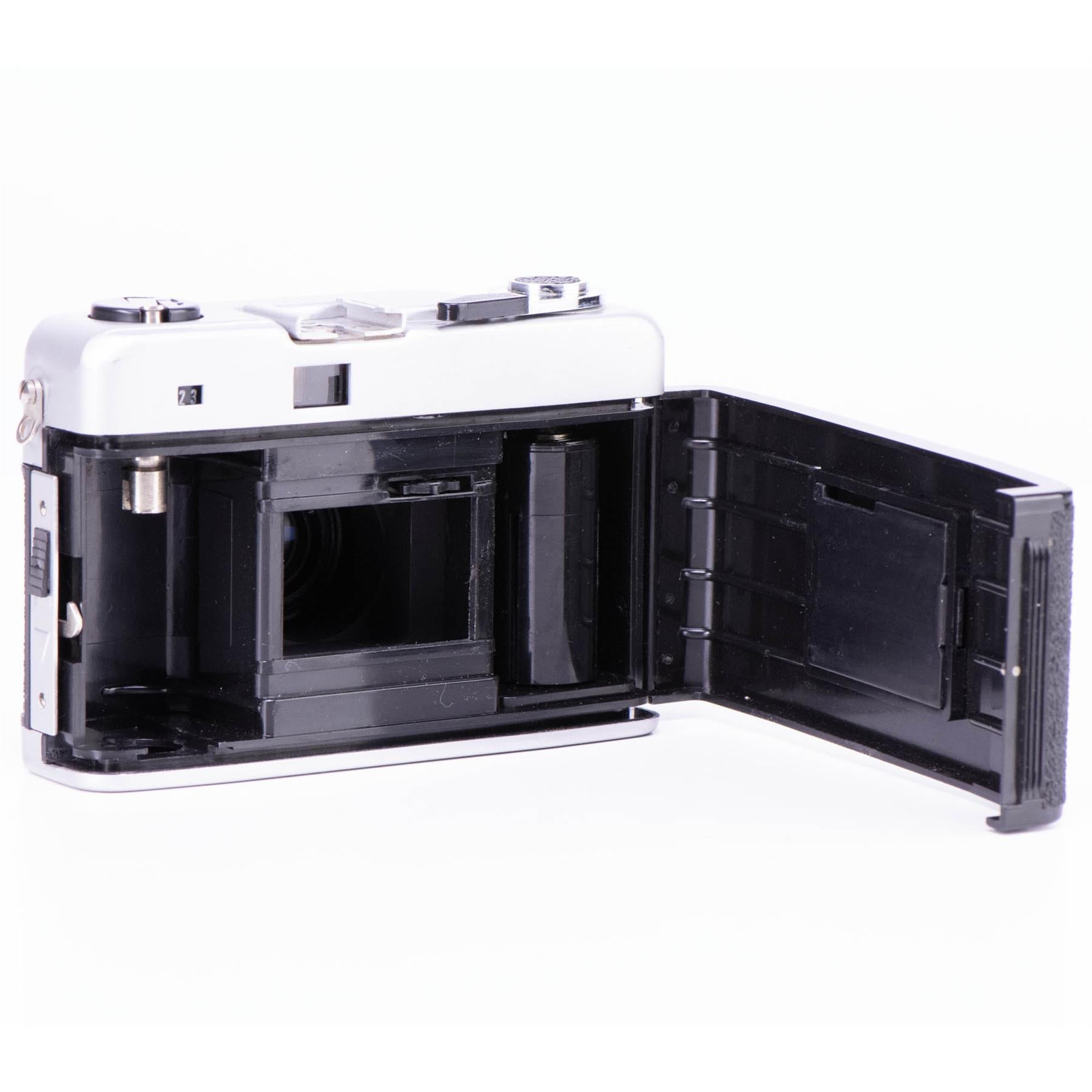 Beirette Camera | 45mm f2.8 lens | White | Germany | Not working?