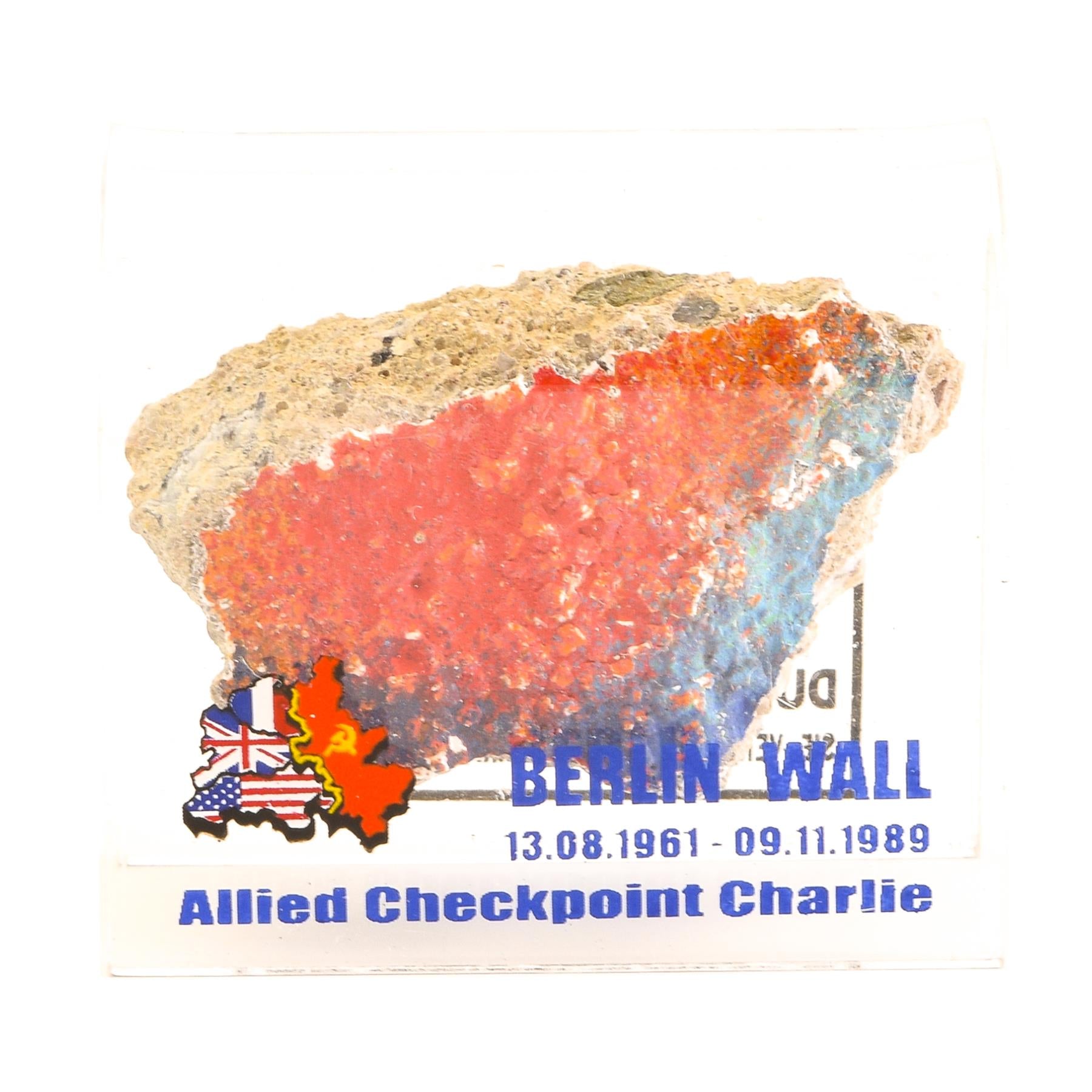 बर्लिन दीवार के टुकड़े | ऐतिहासिक जर्मन प्रतीक | ग्रैफिटी कला के साथ कंक्रीट के टुकड़े | 1961 - 1989