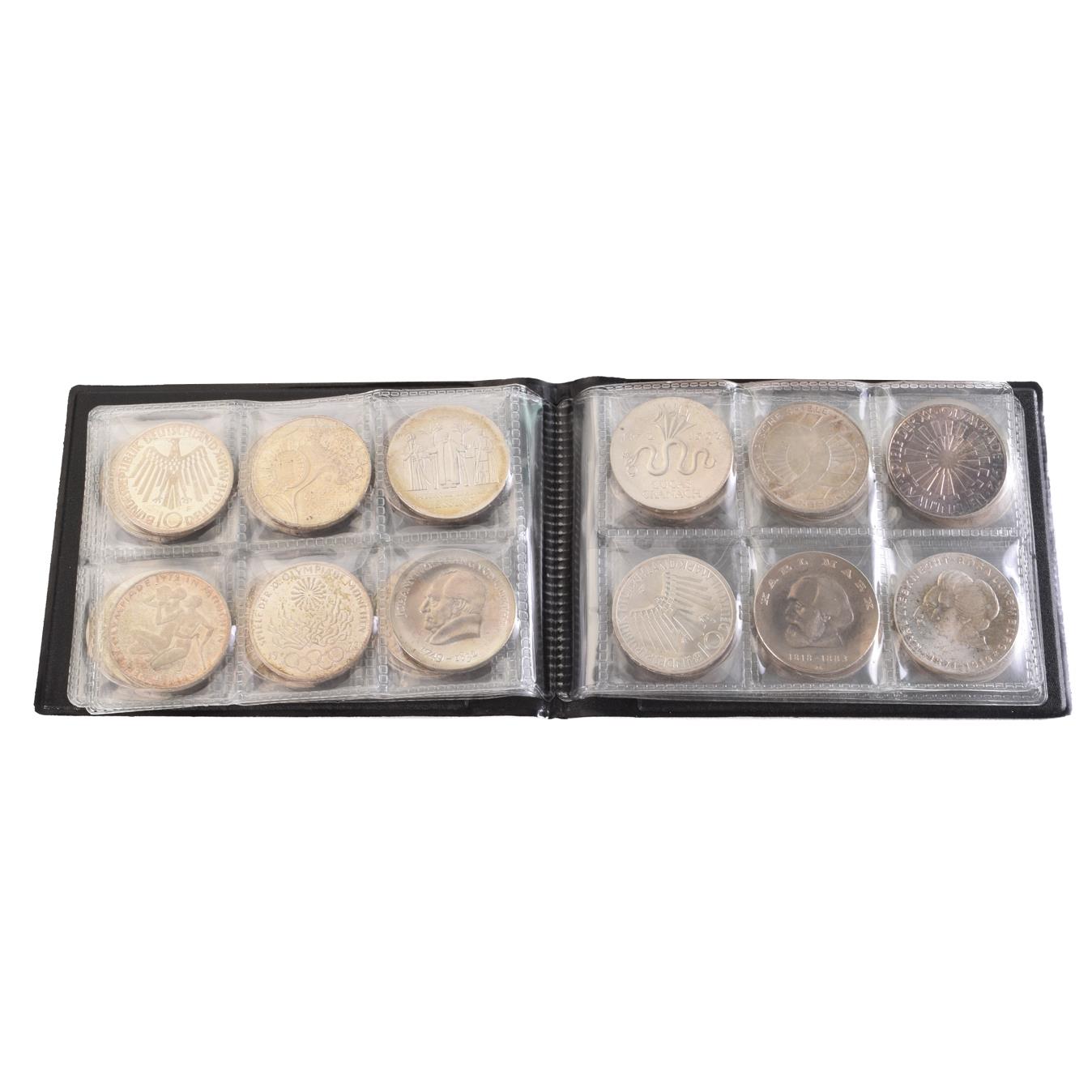 Coin Album 60 Pockets / Grids | 10 Pages | 2.5 x 2.5cm | Money Storage for Currency Collectors