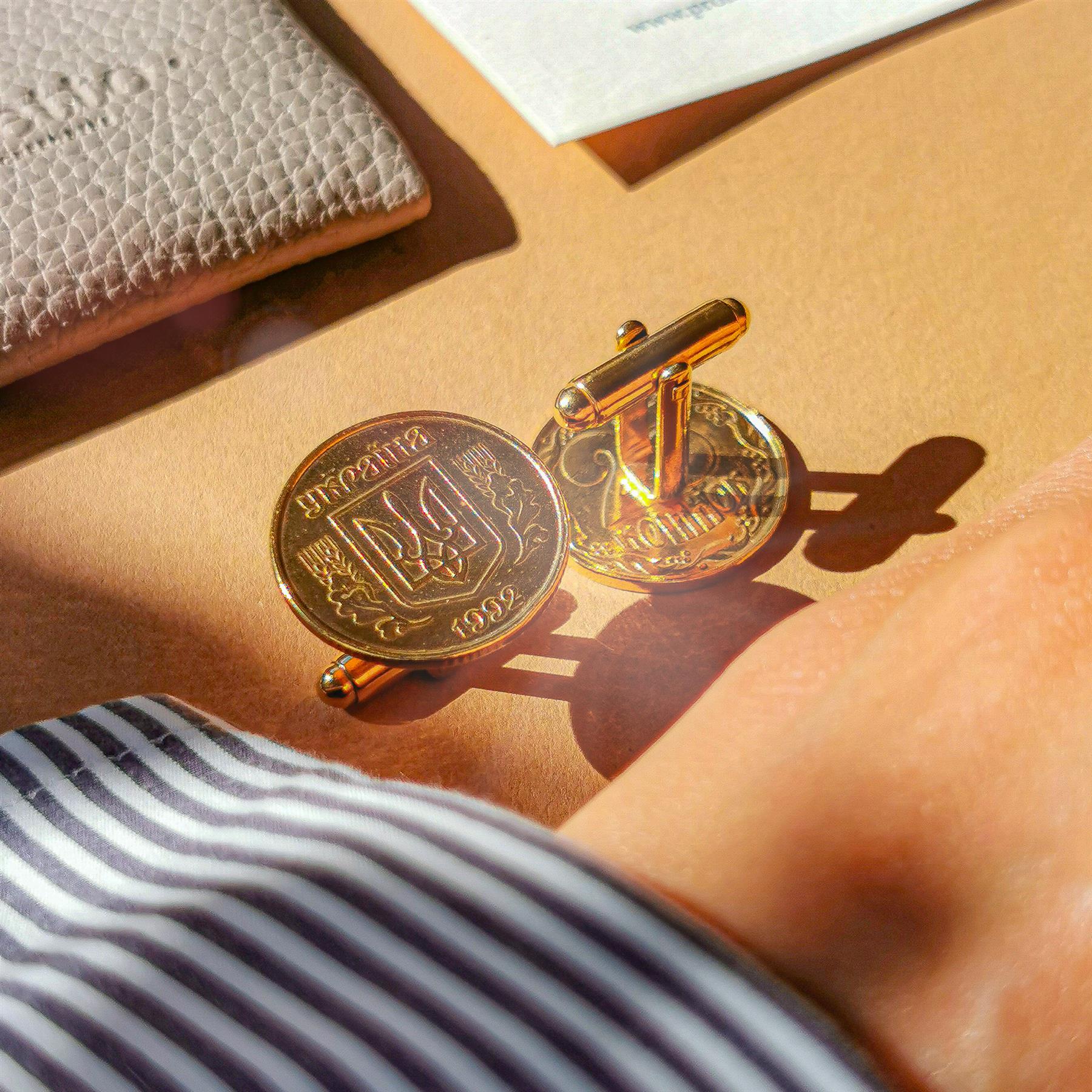 UKR2.1B | Coin Cufflink | Gold | 18K Gold | Ukraine | 25 Kopiyok | 2001 - 2013