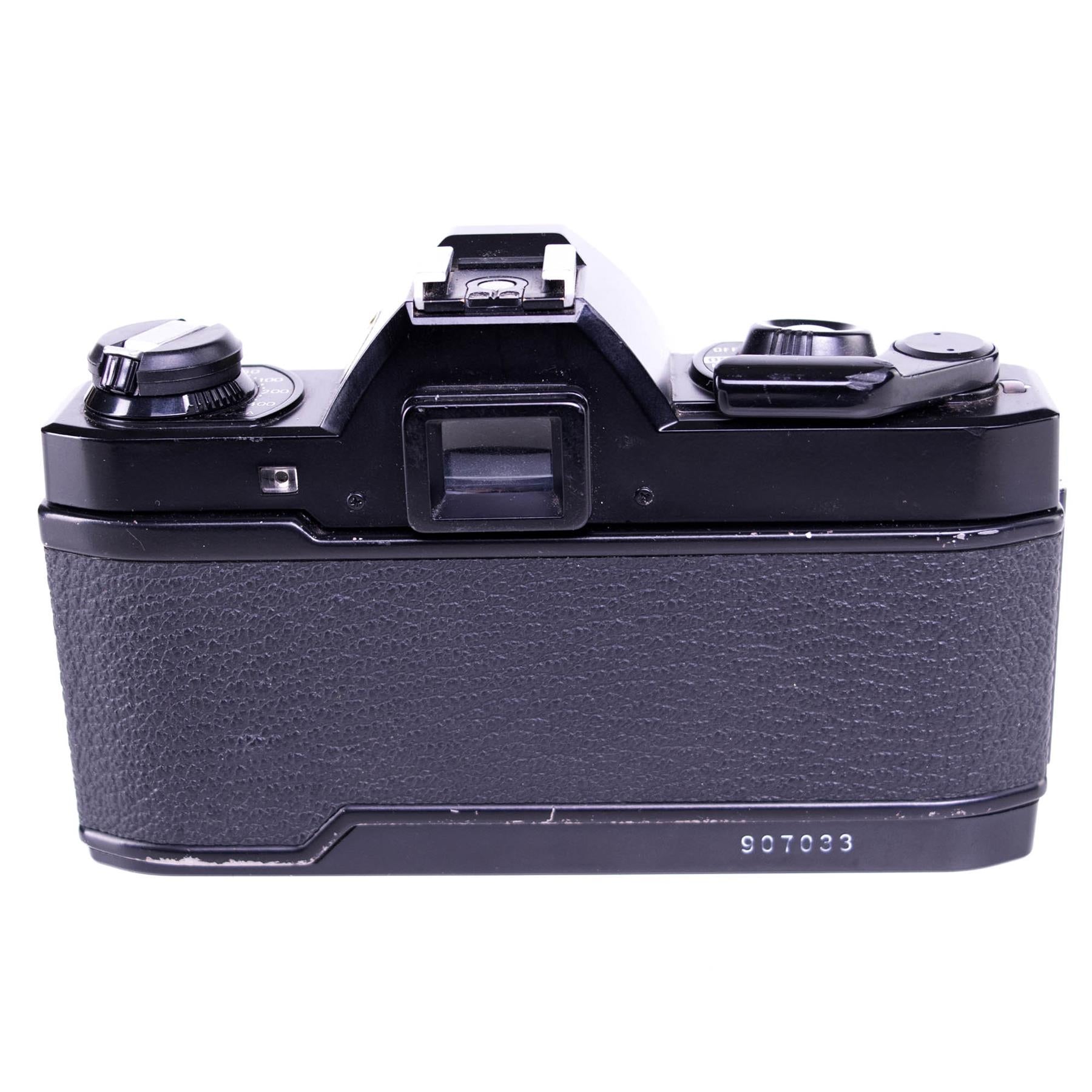 KONICA FP 一眼レフカメラ ブラック 52mm f1.8 レンズ付き KONICA FP 一眼レフカメラ ブラック 52mm f1.8 レンズ付きの通販はau