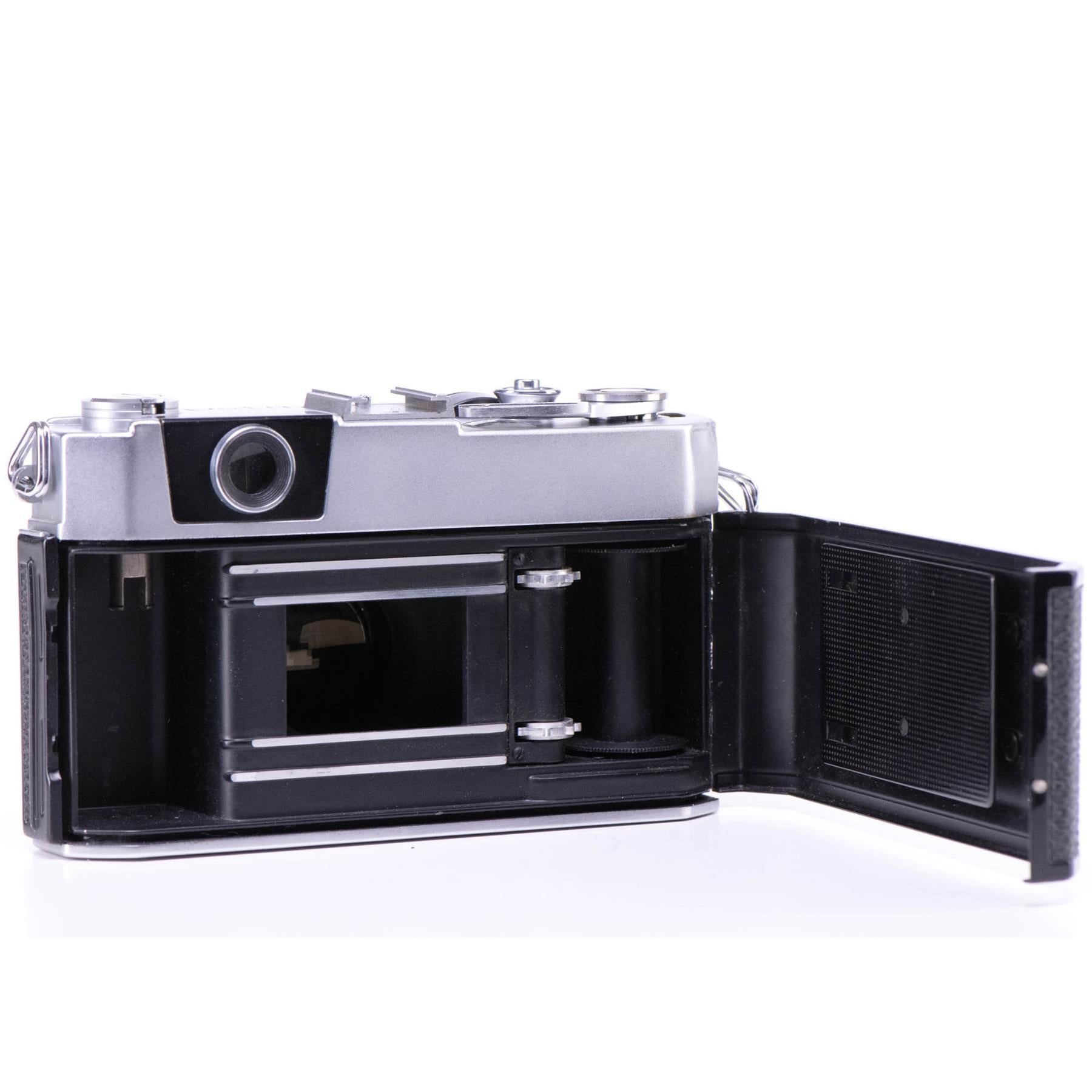 動作品 フィルムカメラ Petri 1:2 f=4.5 orikkor len Petri E.Bn Camera | Orikkor 45mm f1.9 lens | White | Japan