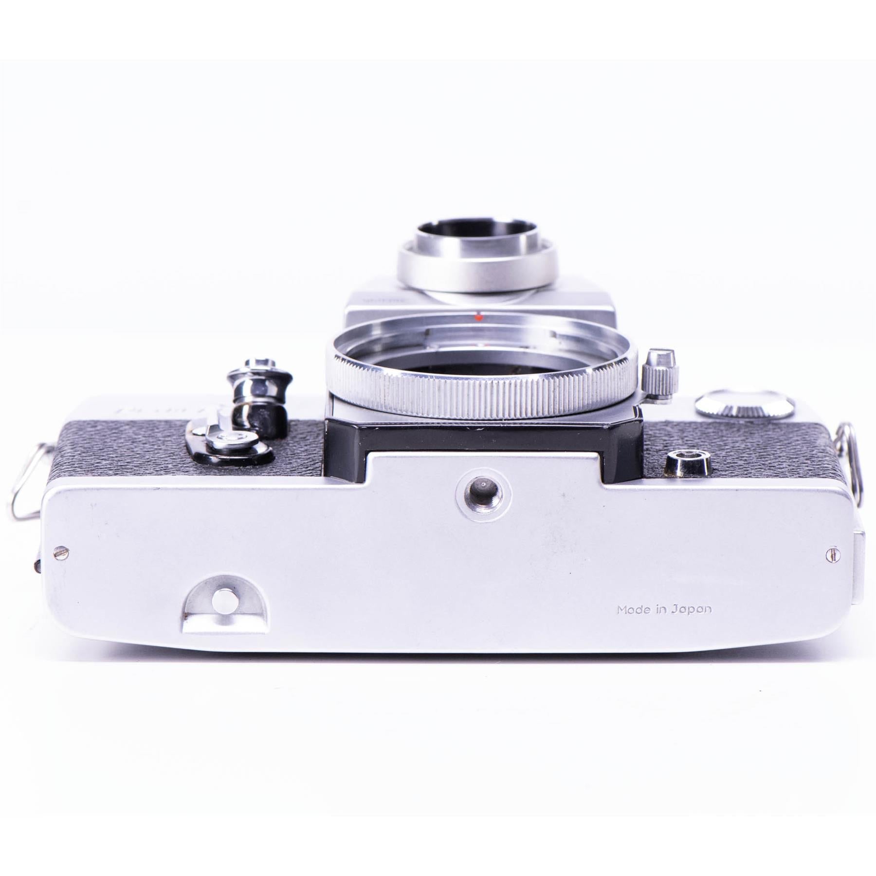 Petri Flex 7 Camera | 55mm f1.8 lens | Breech-lock mount | White | Jap