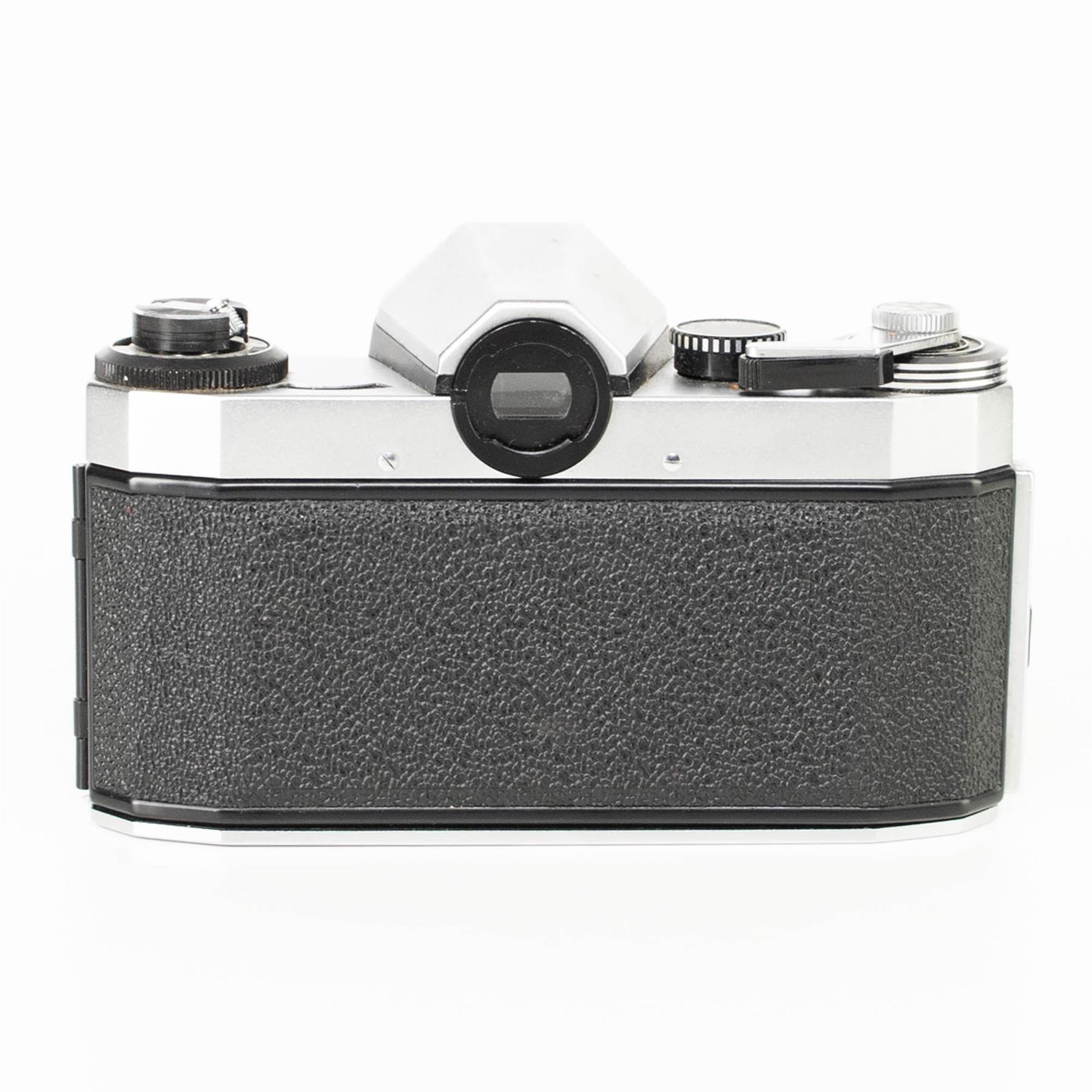 Praktica PL nova 1B Camera | 30mm f3.5 lens | M42 | White | G.D.R | 19