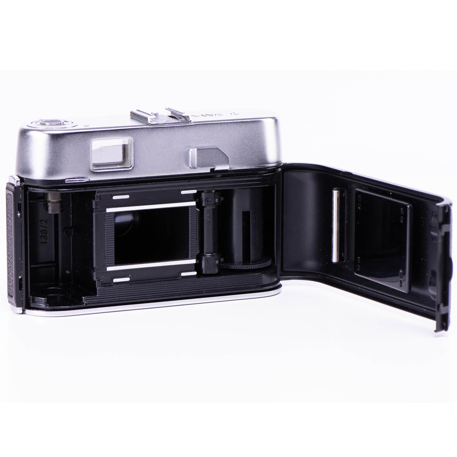 Voigtlander vito C Camera | 50mm f2.8 lens | White | Germany | 1960 -