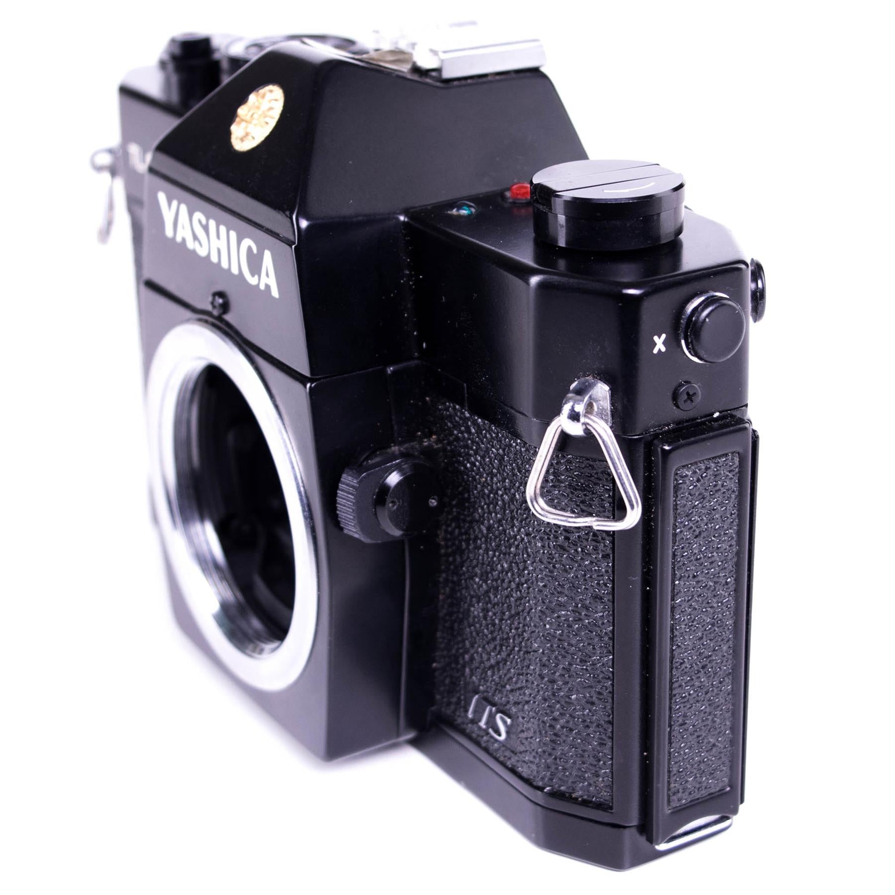 Yashica TL electro X Camera | DS 50mm f1.7 | M42 | Black